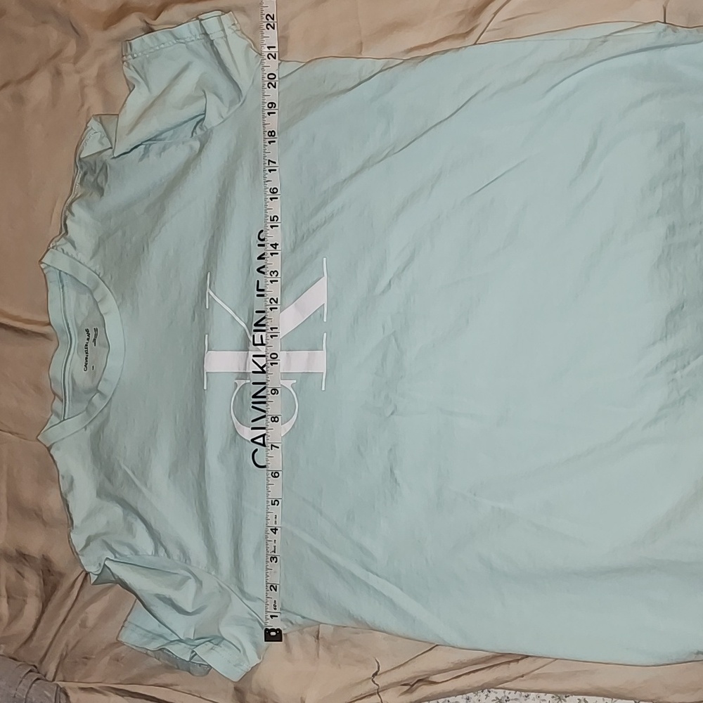 Calvin Klein tee - Picture 4 of 5